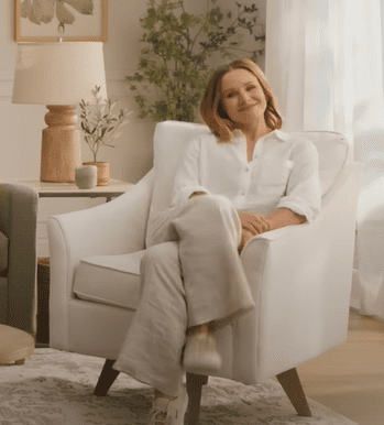 Lazy Boy commercial Actress: Kristen Bell ( Laz Boy Commercial Actress)