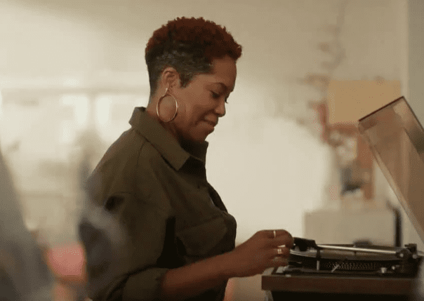 Wells Fargo Active Cash Credit Card TV Spot, 'Turntable' Featuring Regina King