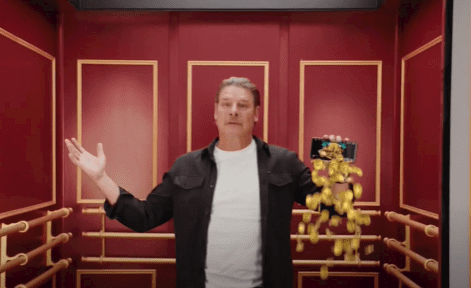 Caesars slots Commercial Actor Ty Pennington