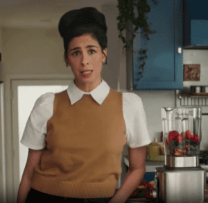 Big Natural Toes commercial Actress name is Sarah Silverman and its a uber one ad