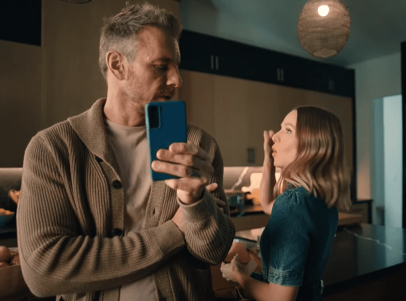 Carvana Commercial Actress 2023 Kristen Bell & Actor Dax