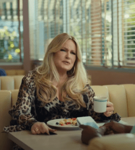 Discover Cashback Commercial Actress : Jennifer Coolidge